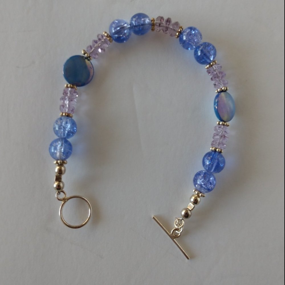 Purple Beaded Bracelet with Periwinkle Shells Handmade 7.5 Inches - Picture 12 of 16